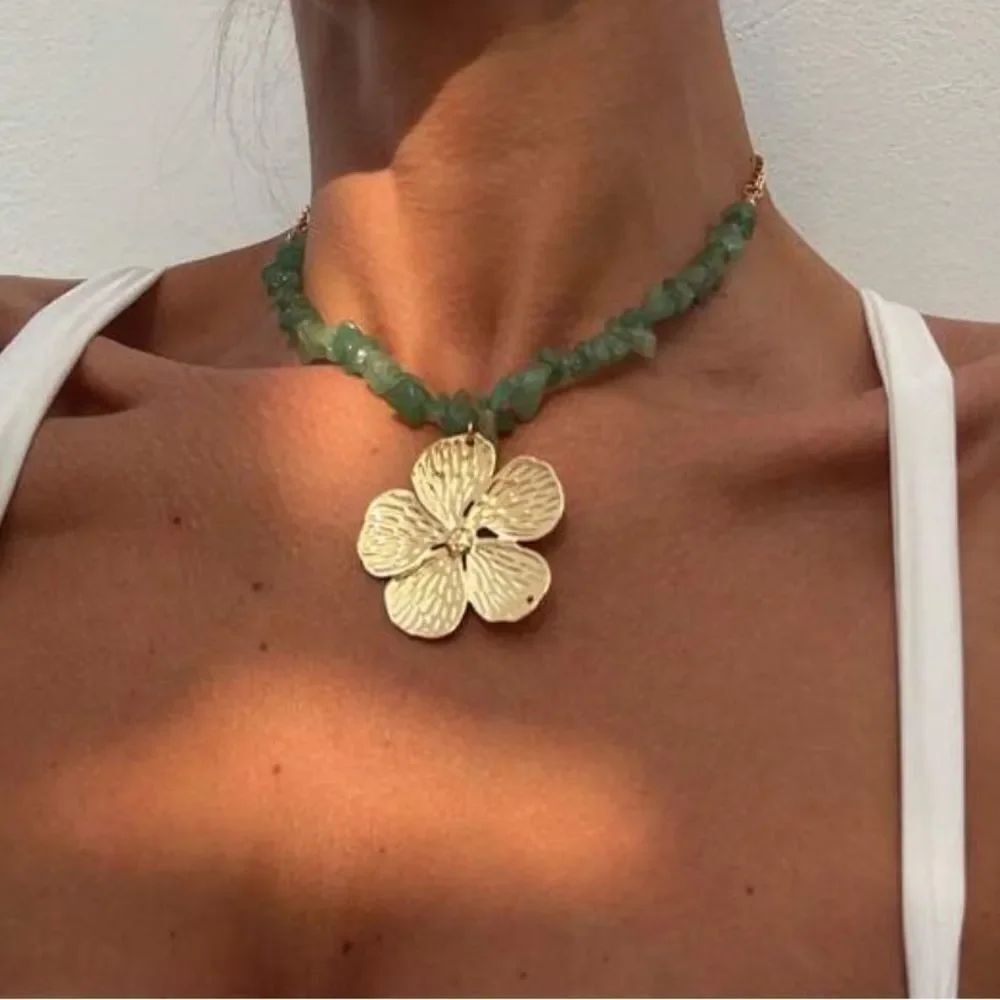 Gold Flower Pendant Necklace with Green Beads S854